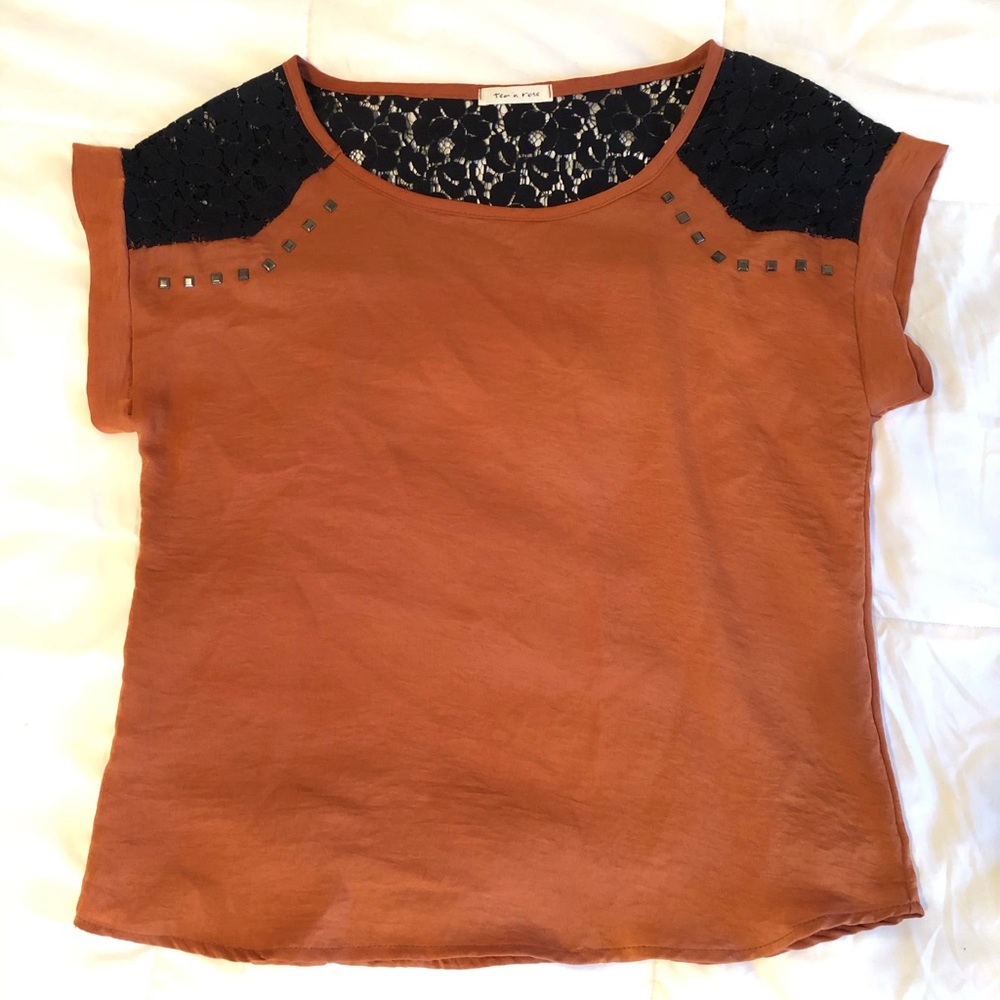 Women’s Blouse. Size M. Lace & Rayon.